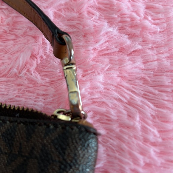 Michael kors Wristlet  Brown with Mk monogram - Picture 3 of 10